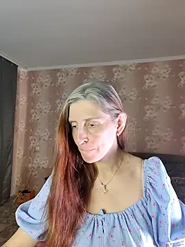 CandiCole online show from June 5, 2026, 7:03 am