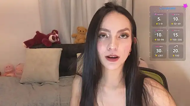 sarah saenz  online show from May 31, 2026, 5:24 am