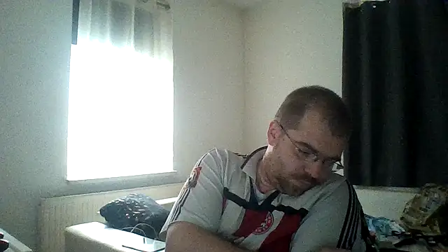 freak858 online show from July 6, 2026, 10:22 am
