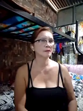 SexyHottMom online show from May 7, 2026, 2:16 am