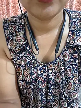 Queen Nora online show from June 7, 2026, 11:59 am