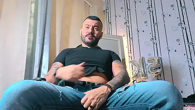 AlphaDrip online show from November 4, 2025, 12:20 pm