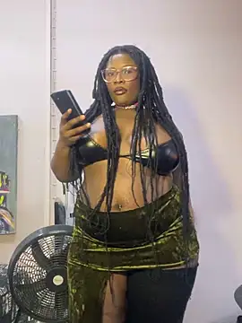 CurvyCocoxxx online show from June 7, 2026, 1:27 pm