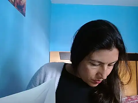 SarahFriendly online show from April 8, 2026, 7:37 pm