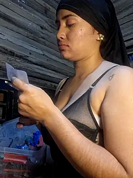 katiamia online show from March 25, 2026, 5:51 am