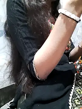 Aarti-kumri online show from April 22, 2026, 4:58 pm