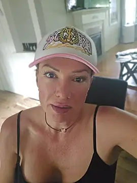 Sugarloveless online show from June 16, 2026, 3:01 pm