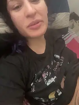 kendrafarq online show from April 20, 2026, 7:04 pm