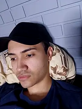 novinho safado   online show from May 8, 2026, 11:58 am