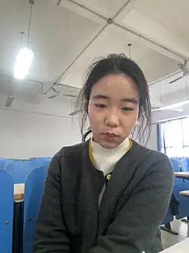 luluya1314 online show from November 13, 2025, 2:26 am