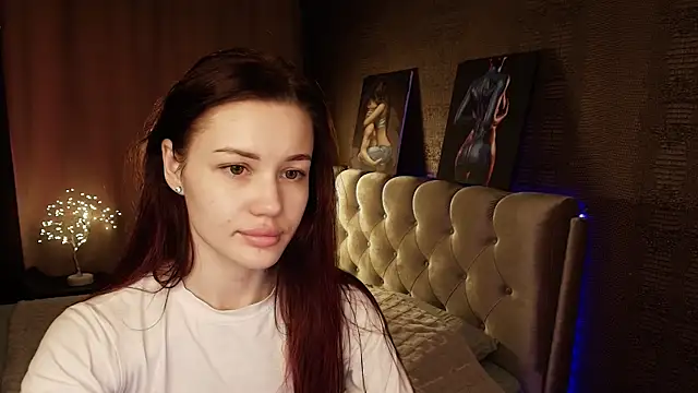 Aria Mila online show from June 16, 2026, 3:06 am
