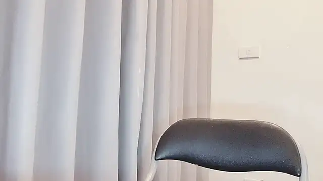 Vessi-babe online show from March 26, 2026, 8:12 am