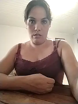 Bellapotencia1985 online show from April 23, 2026, 10:33 am