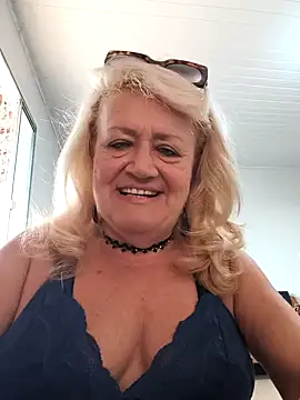 Belladama61 online show from May 4, 2026, 10:18 am