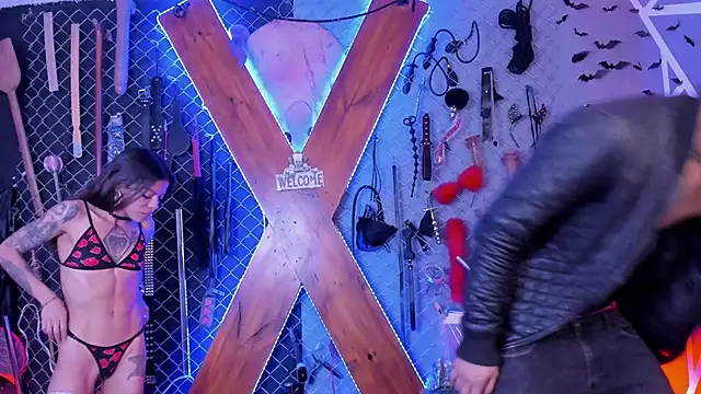 Snapshot of Warick_and_Aria_bdsm_ chatting on November 15, 2025, 11:53 pm Warick and Aria bdsm online show from November 15, 2025, 11:53 pm