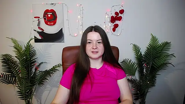 MavkaCute online show from May 18, 2026, 6:12 pm