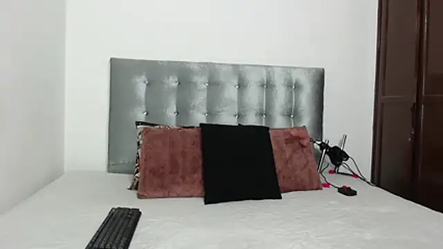 DaiishaWolf online show from February 14, 2026, 9:53 am