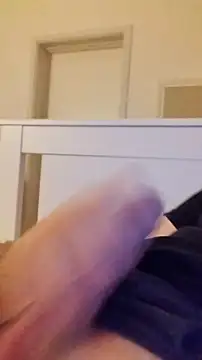 NewJoiner online show from April 15, 2026, 6:34 pm