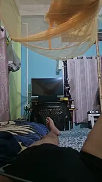 yourdesire069 online show from April 13, 2026, 6:23 pm