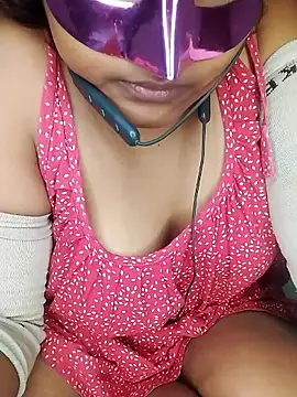 mimi87hoty online show from June 6, 2026, 7:19 pm