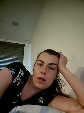 Carolinemiam online show from June 27, 2026, 2:45 pm