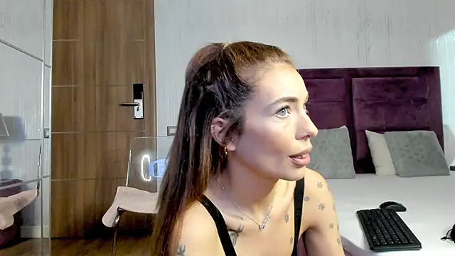 JessicaSky  online show from June 13, 2026, 7:45 pm