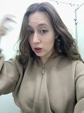 FroggyAnna online show from April 22, 2026, 5:20 pm