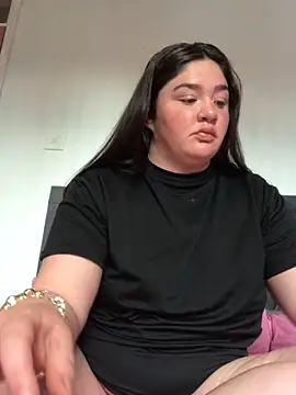 Imogenbabyyy online show from April 19, 2026, 3:57 pm