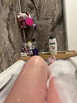 Imogenbabyyy online show from April 10, 2026, 7:10 pm