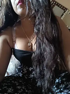 Snapshot of queenbuggi chatting on May 29, 2026, 9:04 am queenbuggi online show from May 29, 2026, 9:04 am