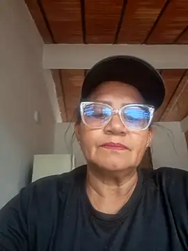 Vickysweeeettt online show from June 16, 2026, 6:19 pm