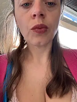 ladywithbigass online show from June 8, 2026, 4:57 am
