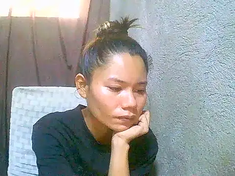 Sweeetgurll online show from May 25, 2026, 2:44 am