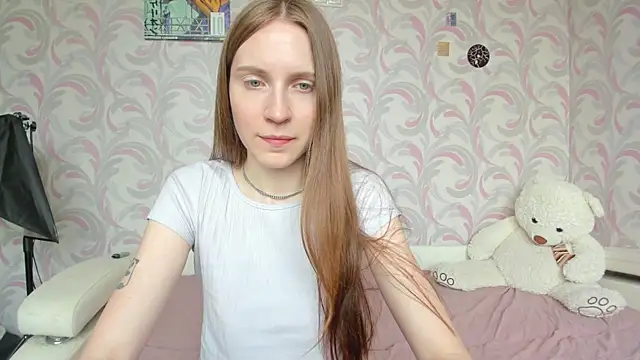 Kelly Gerzikaa online show from June 18, 2026, 3:49 am