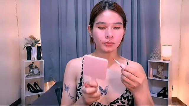 sassymimi69 online show from June 22, 2026, 1:52 pm