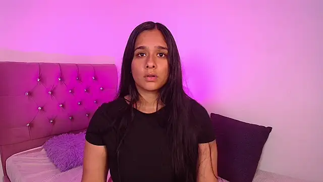 mae nathan  online show from June 9, 2026, 3:51 am