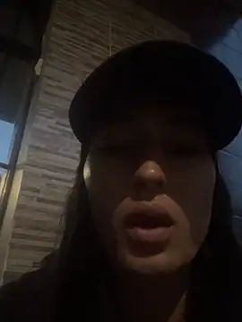 Scarlett 12 online show from April 19, 2026, 10:38 am