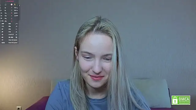 HongTomczak online show from June 22, 2026, 7:49 am
