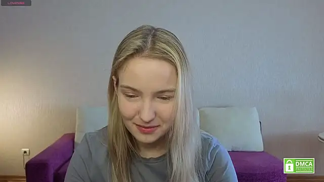 HongTomczak online show from June 20, 2026, 7:46 am