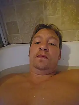 justeadeux online show from November 6, 2025, 4:11 pm