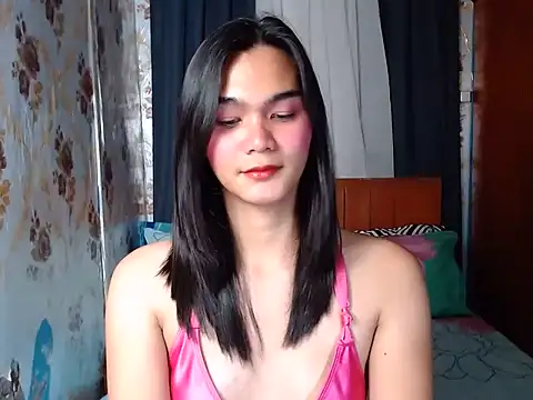 lady in moon online show from March 5, 2026, 3:52 pm