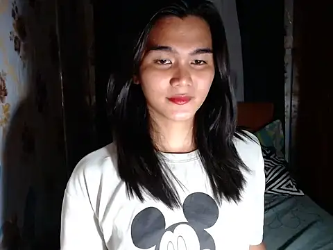 lady in moon online show from March 3, 2026, 2:35 pm