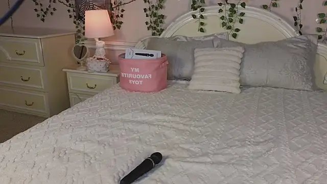 Snapshot of Sonia_Meow chatting on March 21, 2026, 7:53 am Sonia Meow online show from March 21, 2026, 7:53 am