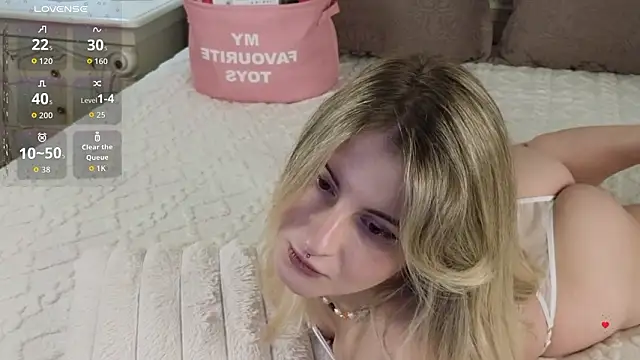 Snapshot of Sonia_Meow chatting on February 28, 2026, 7:19 am Sonia Meow online show from February 28, 2026, 7:19 am