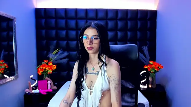 Dulce Miaa  online show from June 17, 2026, 6:07 pm