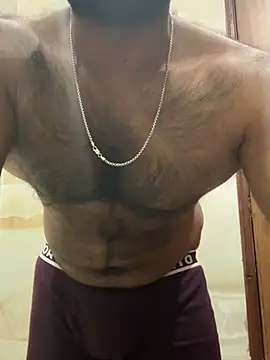 DJLOVE280825 online show from April 3, 2026, 9:43 pm