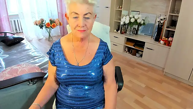 HotandMature online show from June 10, 2026, 9:54 am