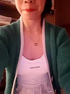 Snapshot of LazdyLy chatting on October 29, 2025, 2:49 pm LazdyLy online show from October 29, 2025, 2:49 pm