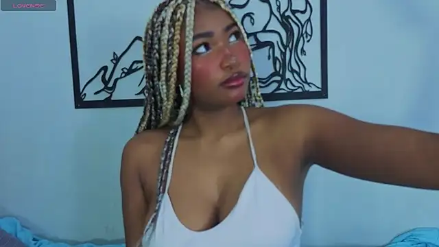 SophiaBloss online show from March 6, 2026, 3:18 pm