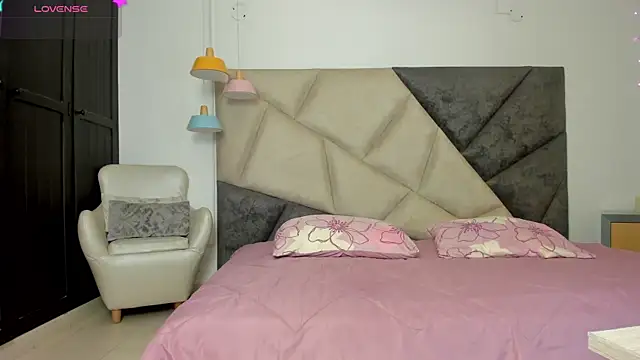 AvaScott  online show from March 29, 2026, 11:28 pm